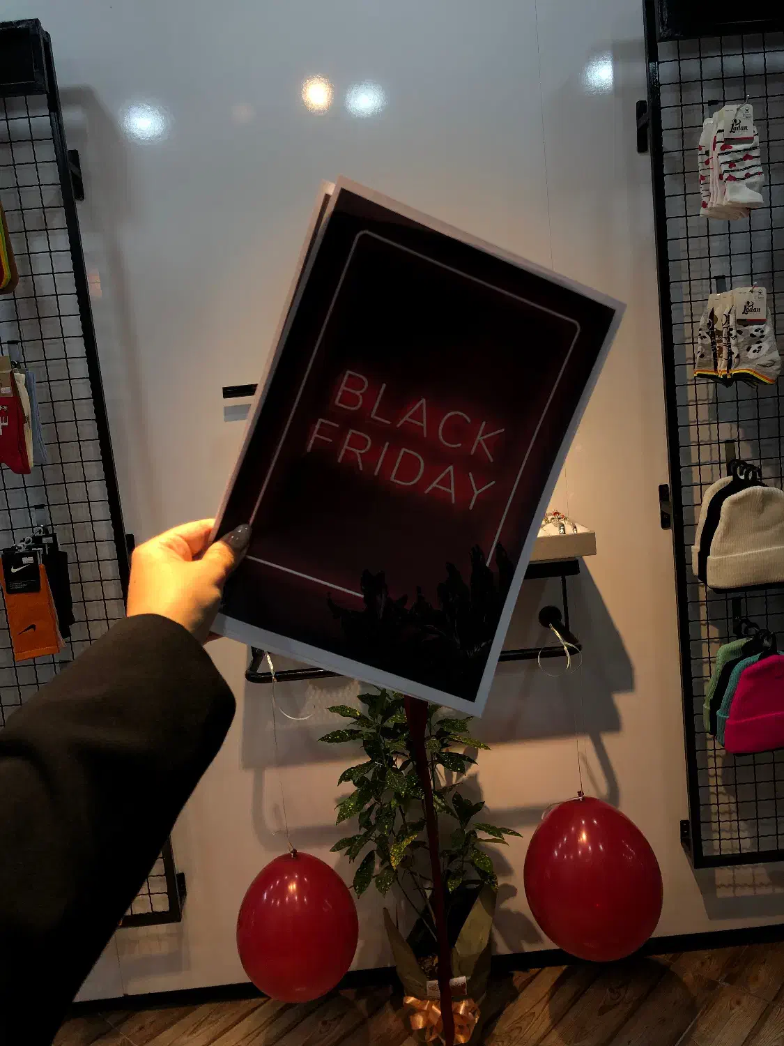 اف بلک فرایدی گالری چریا|بدلیجات|بندر انزلی, سپه|دیوار