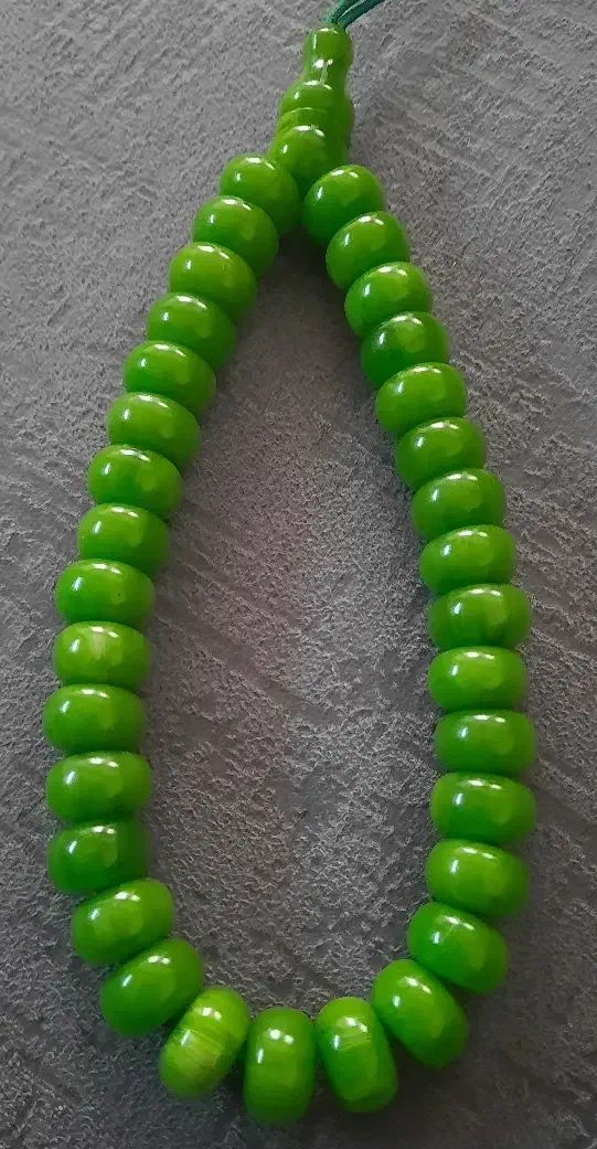 تسبیح سندلوس|کلکسیون اشیاء عتیقه|مراغه, |دیوار