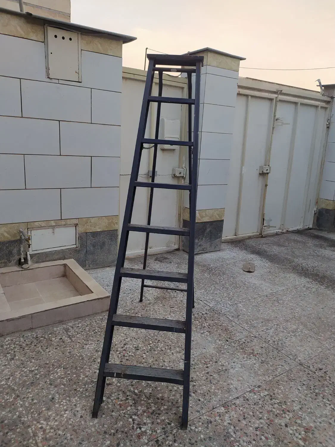 نردبون فلزی|ابزارآلات|شیراز, کوزه گری|دیوار