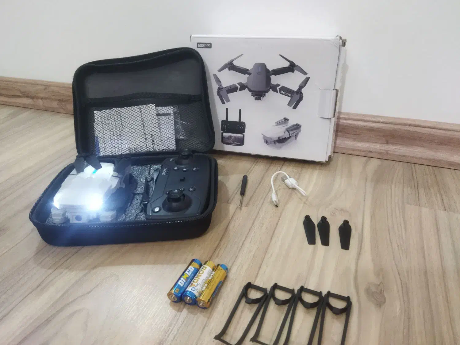 پهباد کوادکوپتر E88 pro|اسباب‌‌بازی|صومای برادوست, |دیوار