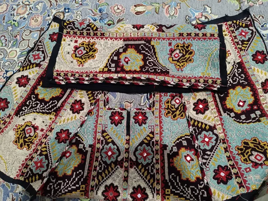 سرتوپ لباس بلوچی|لباس|گنبد کاووس, |دیوار