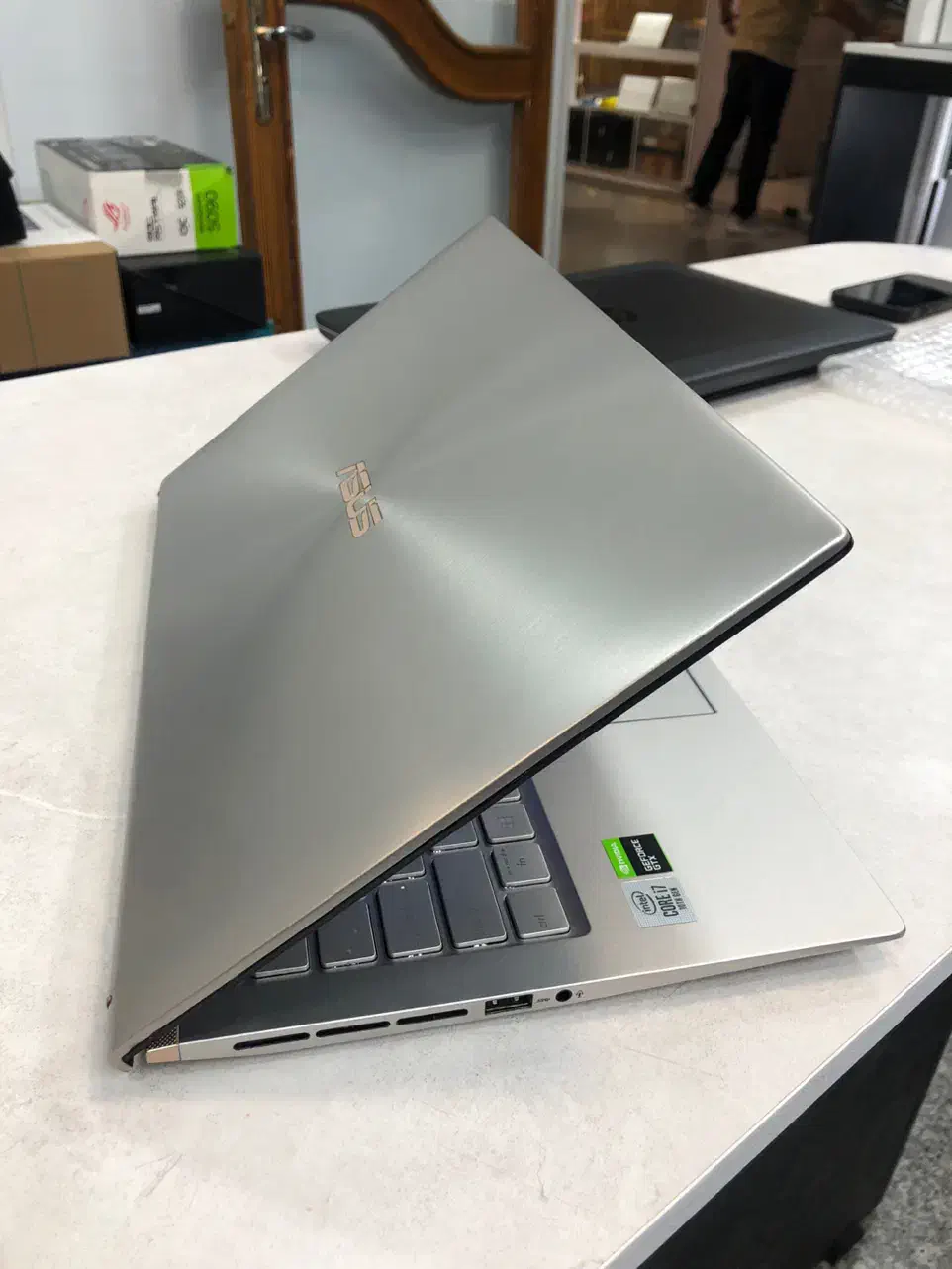 فروش لپ تاپ ایسوس ZenBook در حد نو|رایانه همراه|تهران, فلسطین (میدان انقلاب)|دیوار