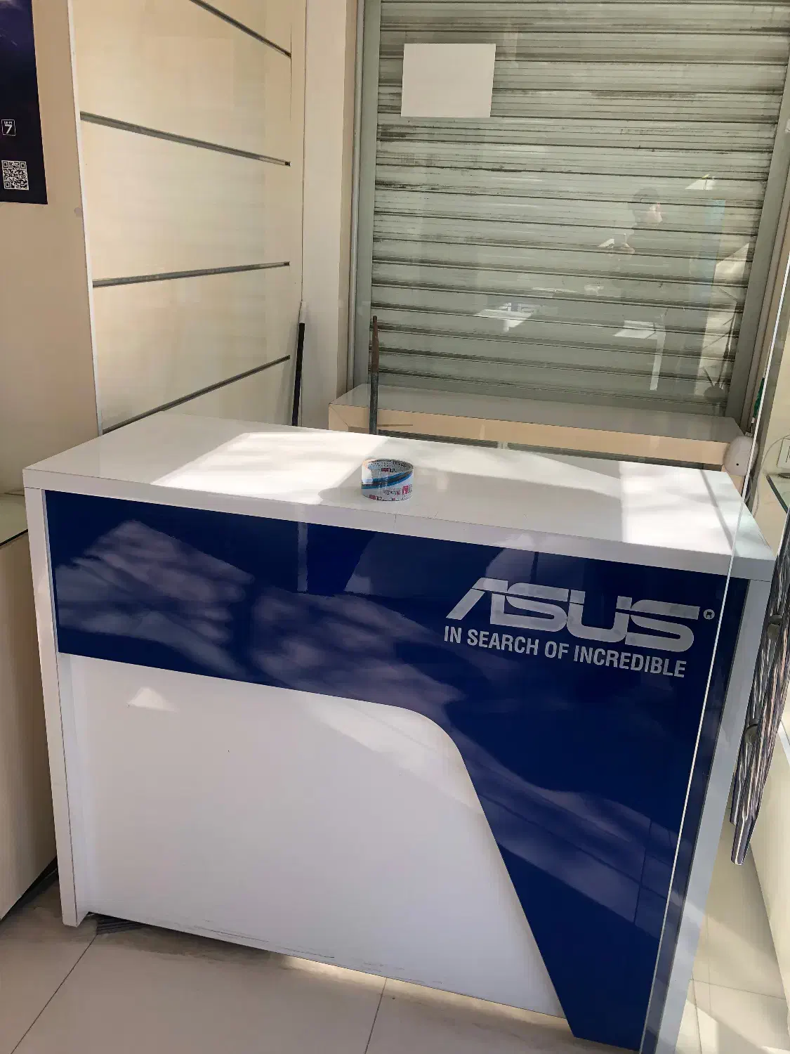 دکور فروشگاه|کتابخانه، شلف، قفسه‌های دیواری|اصفهان, باغ نگاره|دیوار