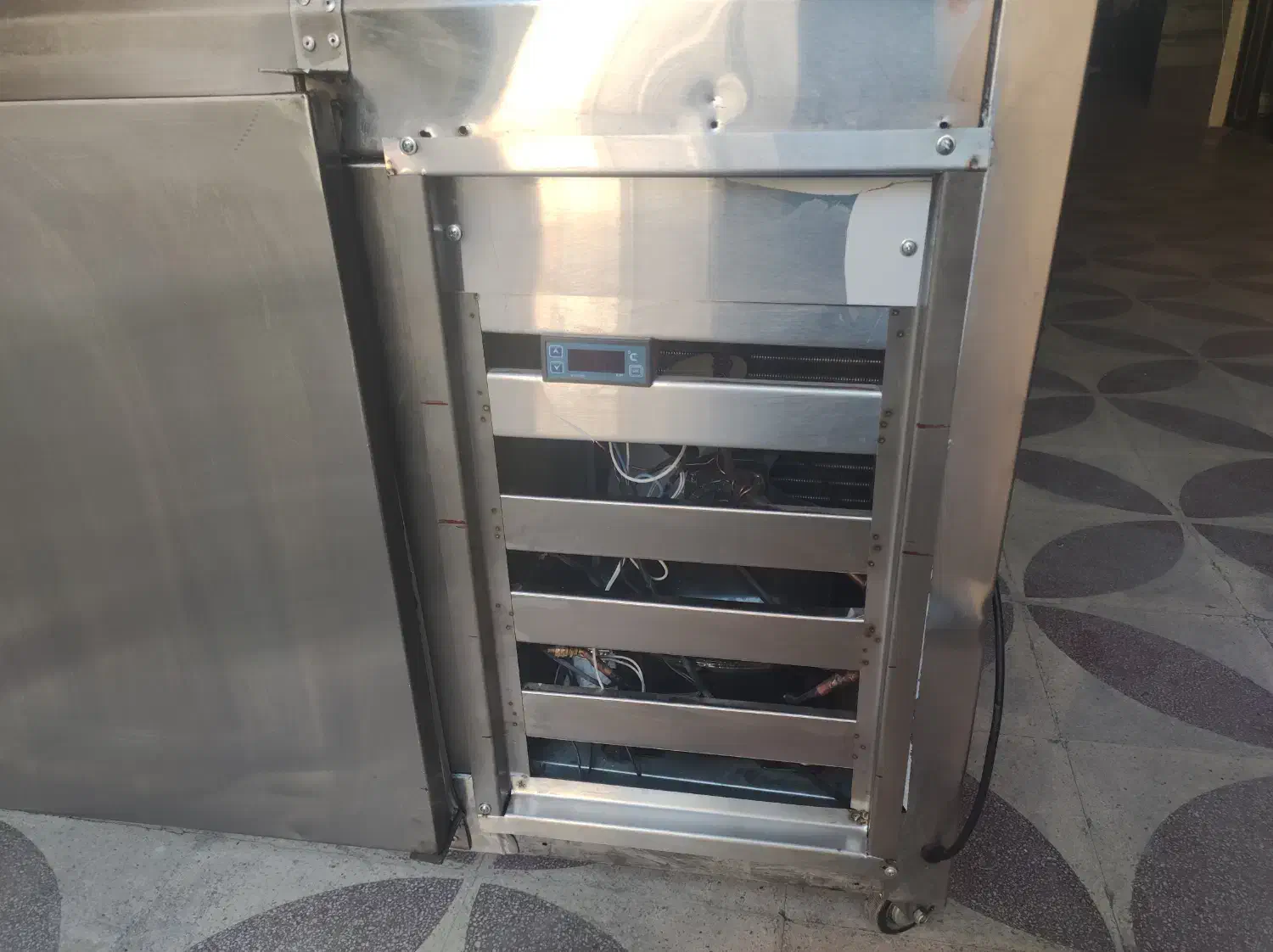 تاپینگ|کافیشاپ و رستوران|شیراز, پشم شیشه|دیوار