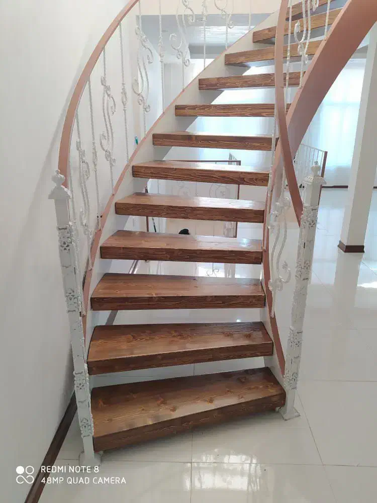 ساخت انواع پله های گِرد، مُعلق و...درغرب کشور|خدمات پیشه و مهارت|دهگلان, |دیوار