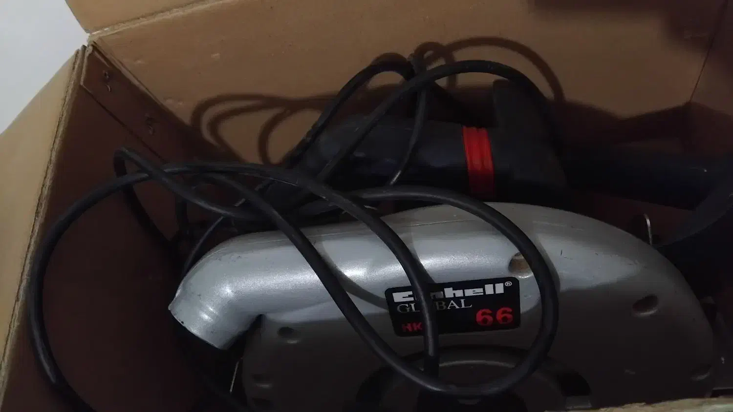 اره دیسکی ،پیستوله|ابزارآلات|رباط‌کریم, رباط‌کریم|دیوار