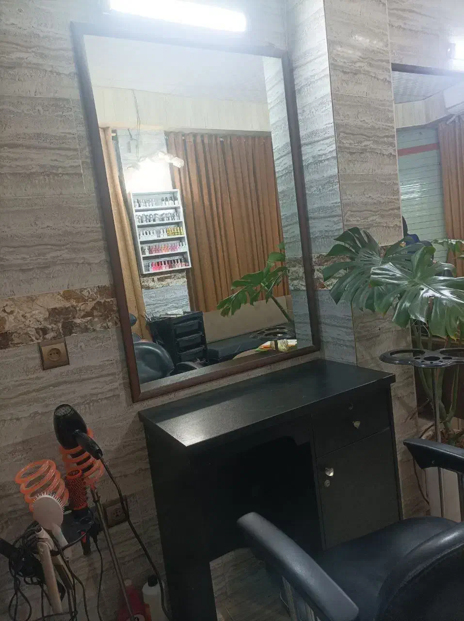 تعدادی لوازم آرایشگاه|آرایشگاه و سالن‌های زیبایی|رشت, شهرک شهید رجایی|دیوار