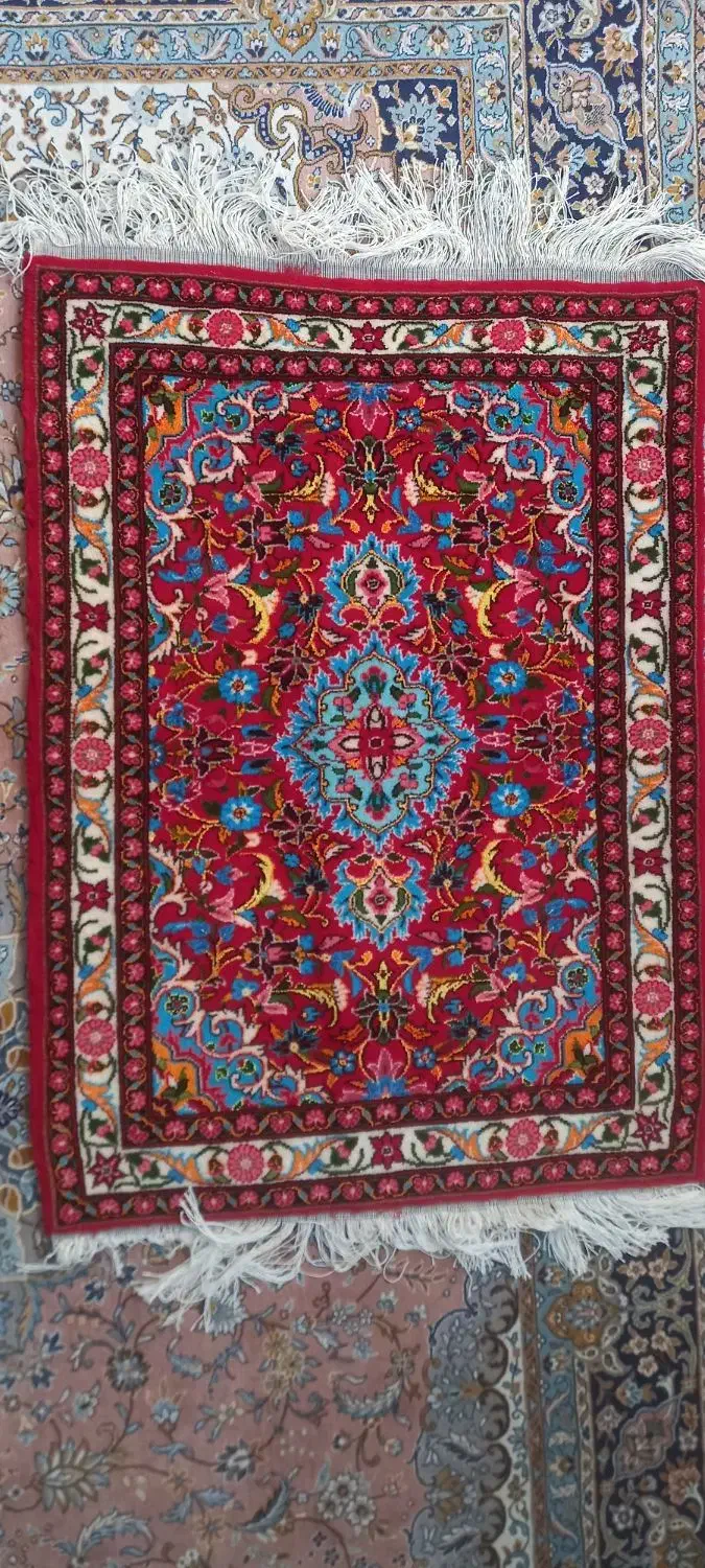 فرش زیرانداز نقشه سوزن|فرش|همدان, |دیوار