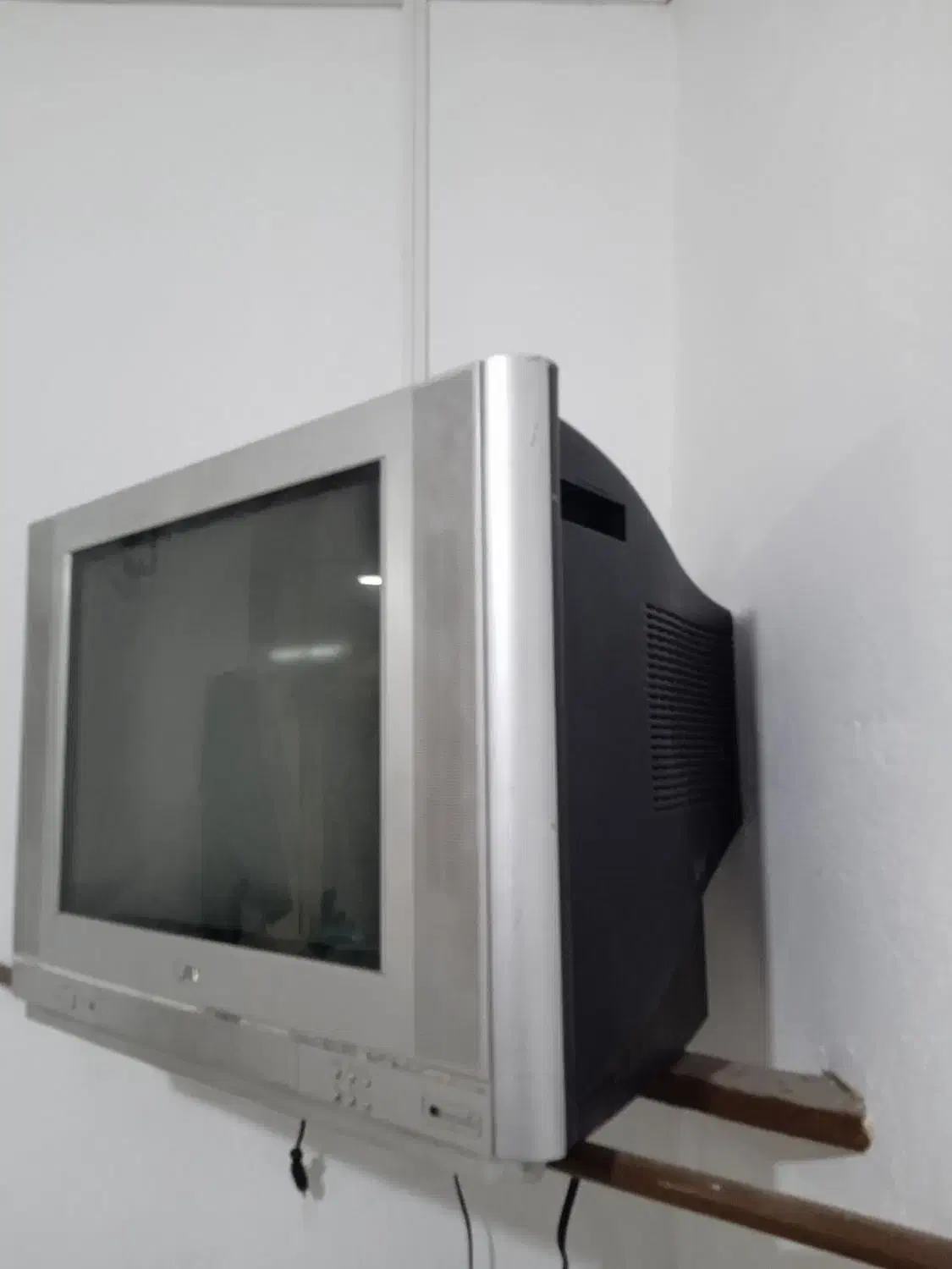 تلویزیون LG 21|تلویزیون و پروژکتور|نجف‌آباد, قلعه سفید|دیوار