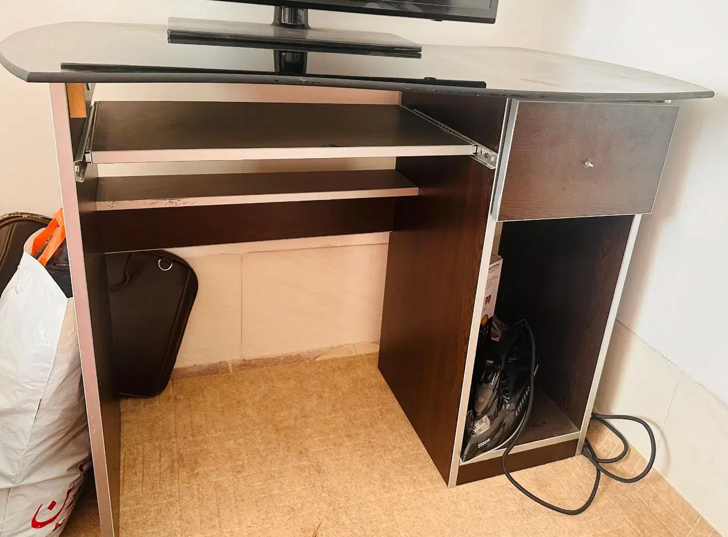 میز کامپیوتر|میز تحریر و کامپیوتر|شیراز, شریف‌آباد|دیوار