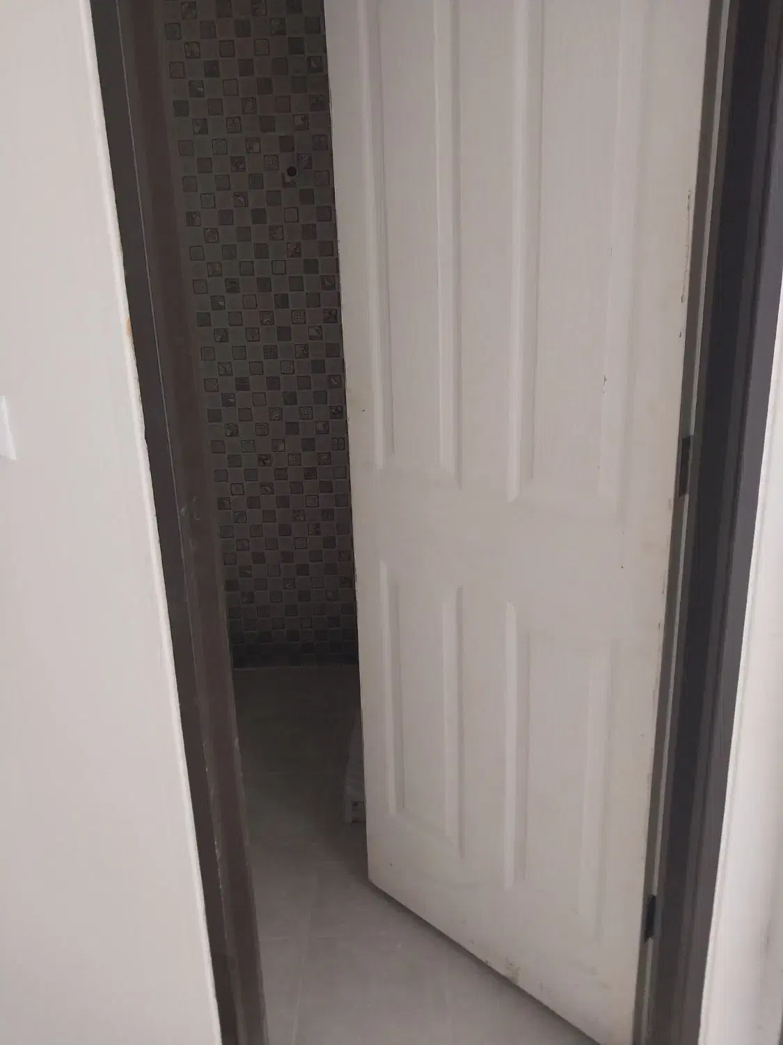 نصب دربهای چوبی وریگلاژدرب ضدسرقت وضدحریق|خدمات پیشه و مهارت|زنجان, |دیوار