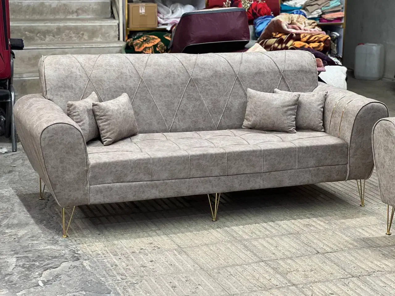 مبل راحتی 7 نفره زیر قیمت تولیدی|مبلمان خانگی و میز عسلی|قم, شاه ابراهیم|دیوار