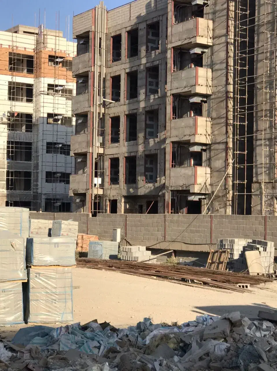 استخدام بنا و سرامیک کار|استخدام معماری، عمران و ساختمانی|اسلامشهر, شهرک مفیدی|دیوار