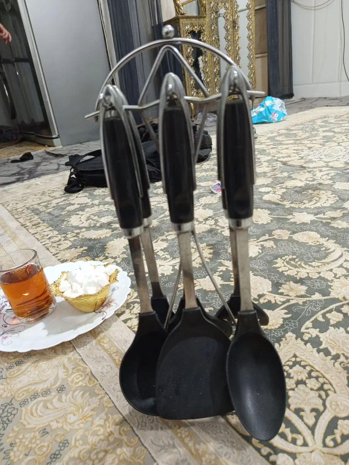 تعدادی وسایل|ظروف سرو و پذیرایی|قم, بوستان جوان|دیوار