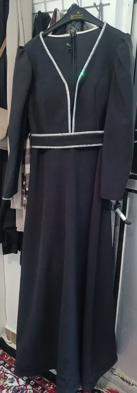 پیراهن|لباس|دورود, |دیوار