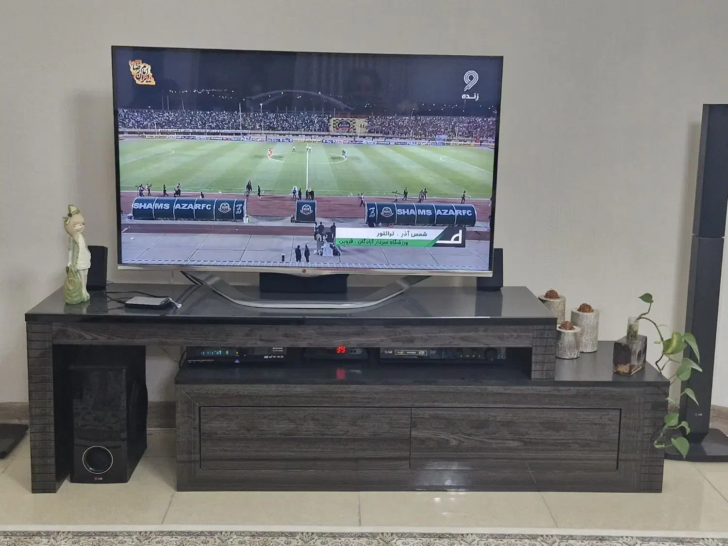 میز تلویزیون|میز تلویزیون|شاهین‌شهر, خانه کارگر|دیوار