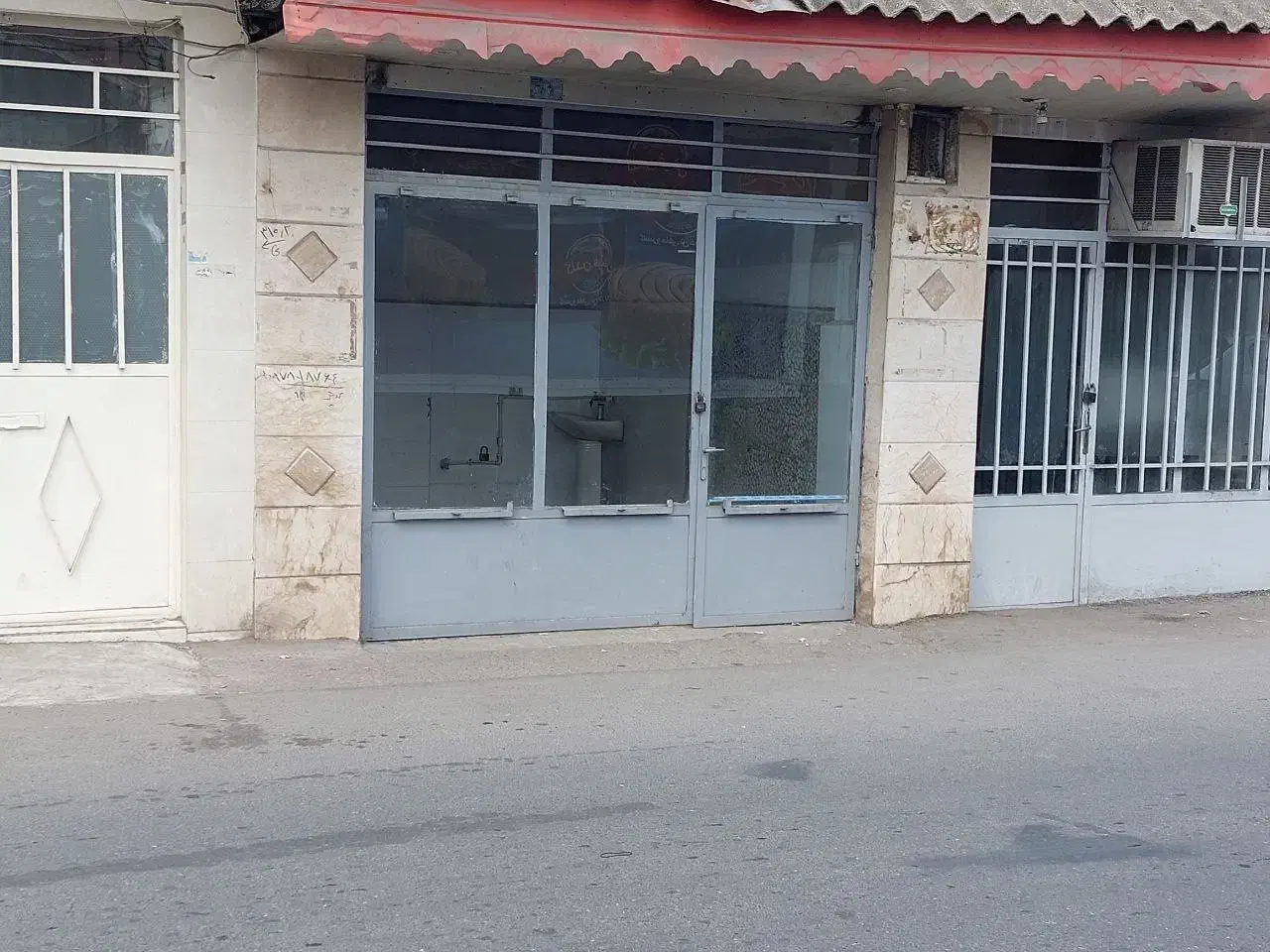 اجاره مفازه ۱۴متری|اجارهٔ مغازه و غرفه|رشت, شهرک صبا|دیوار