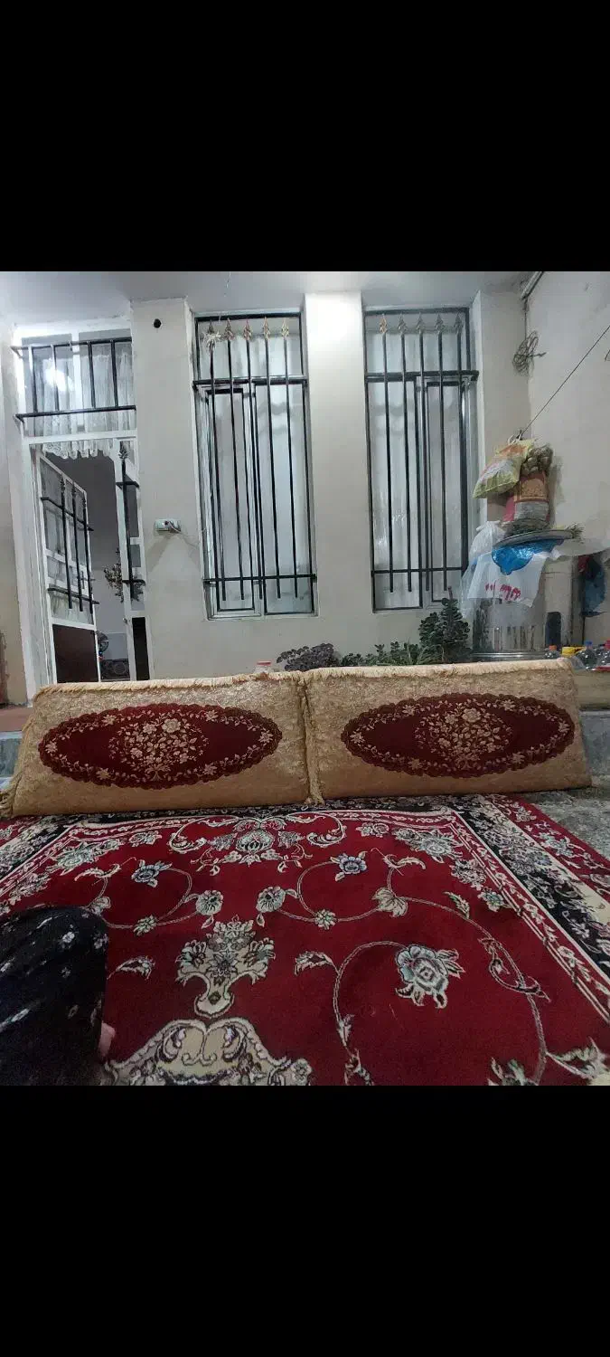 تکی ،پشتی|پشتی|بروجرد, |دیوار