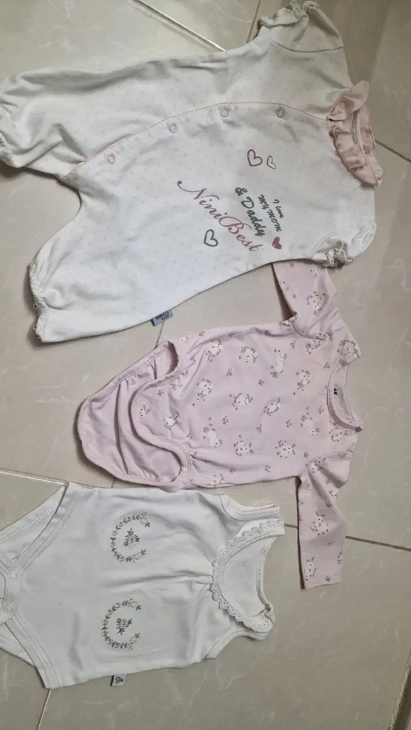 کلی لباس نوزادی قیمت مناسب|کفش و لباس بچه|قم, عمار یاسر|دیوار