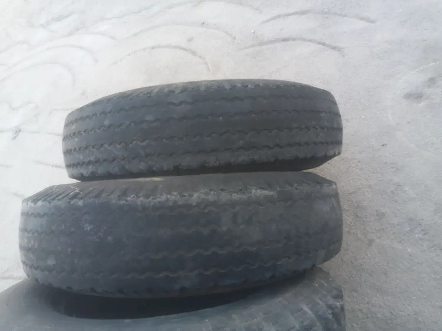 دوعدد لاستیک جلو با رینگ جلو|قطعات یدکی و لوازم جانبی|کوه چنار, |دیوار