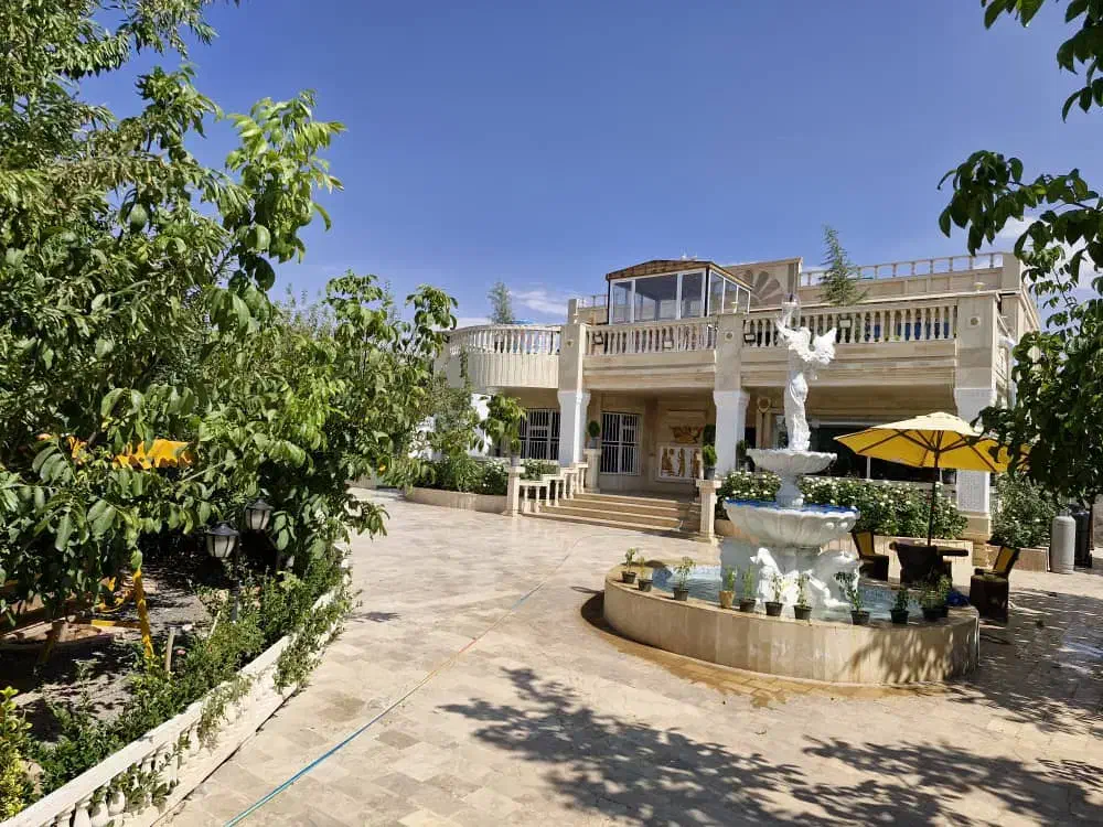 اجاره روزانه ویلا باغ استخر دار|اجارهٔ کوتاهمدت ویلا و باغ|شیراز, علوم پزشکی|دیوار