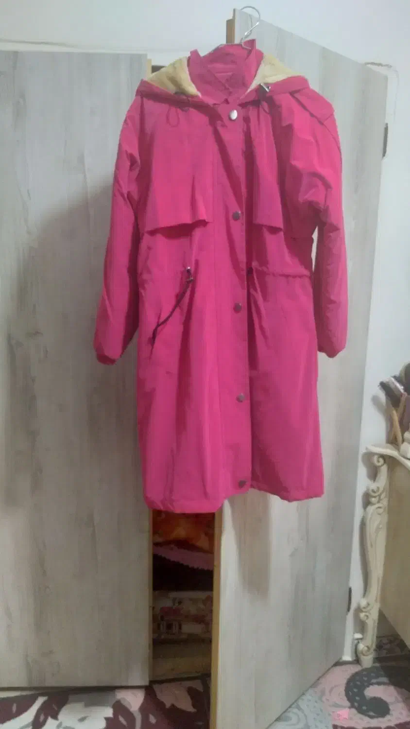 کاپشن|لباس|فردوسیه, |دیوار