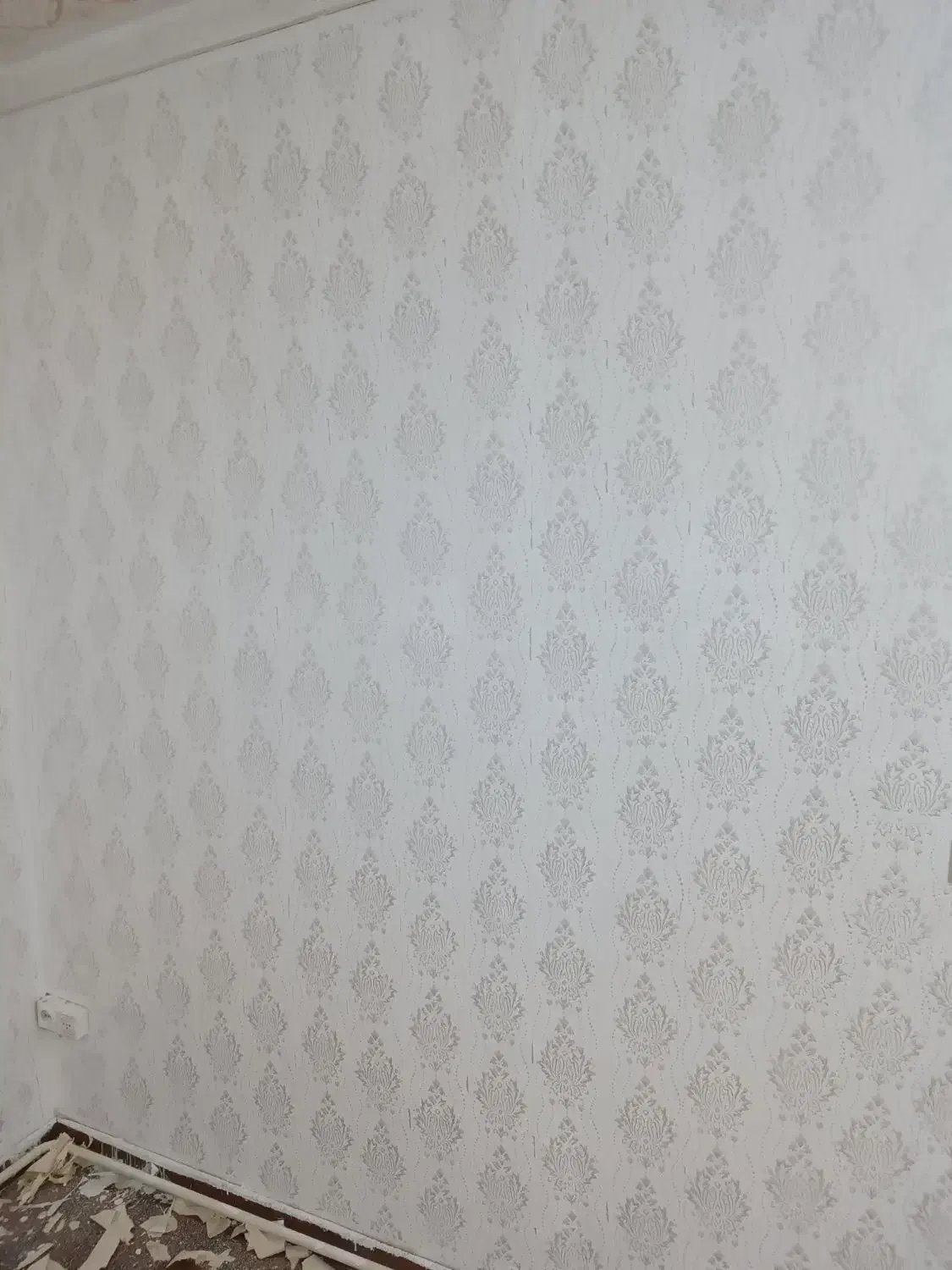 طرح کاغذ دیواری و سفید کاری|خدمات پیشه و مهارت|چالدران, |دیوار