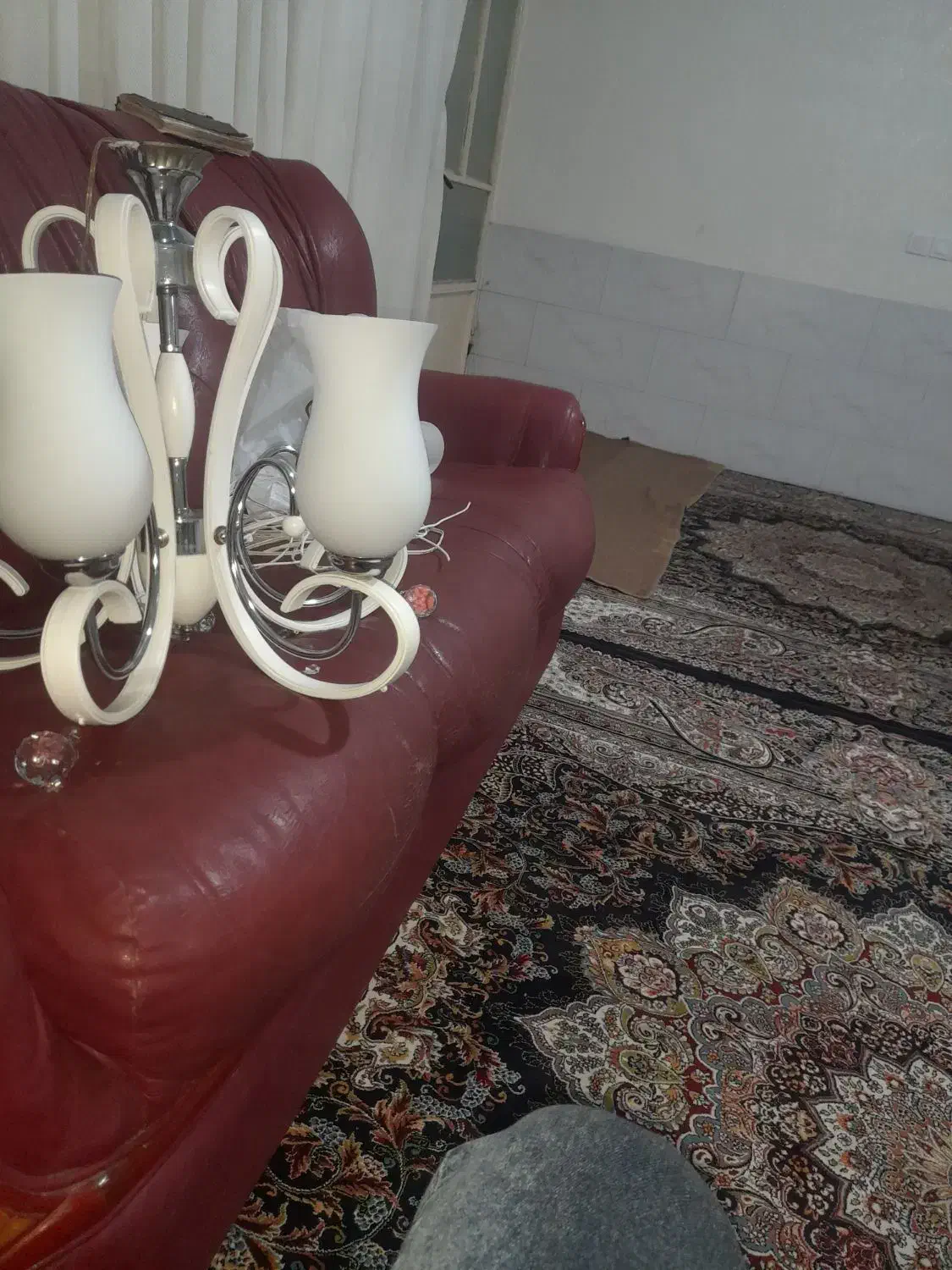 لوستر|لوستر و چراغ آویز|رباط‌کریم, رباط‌کریم|دیوار