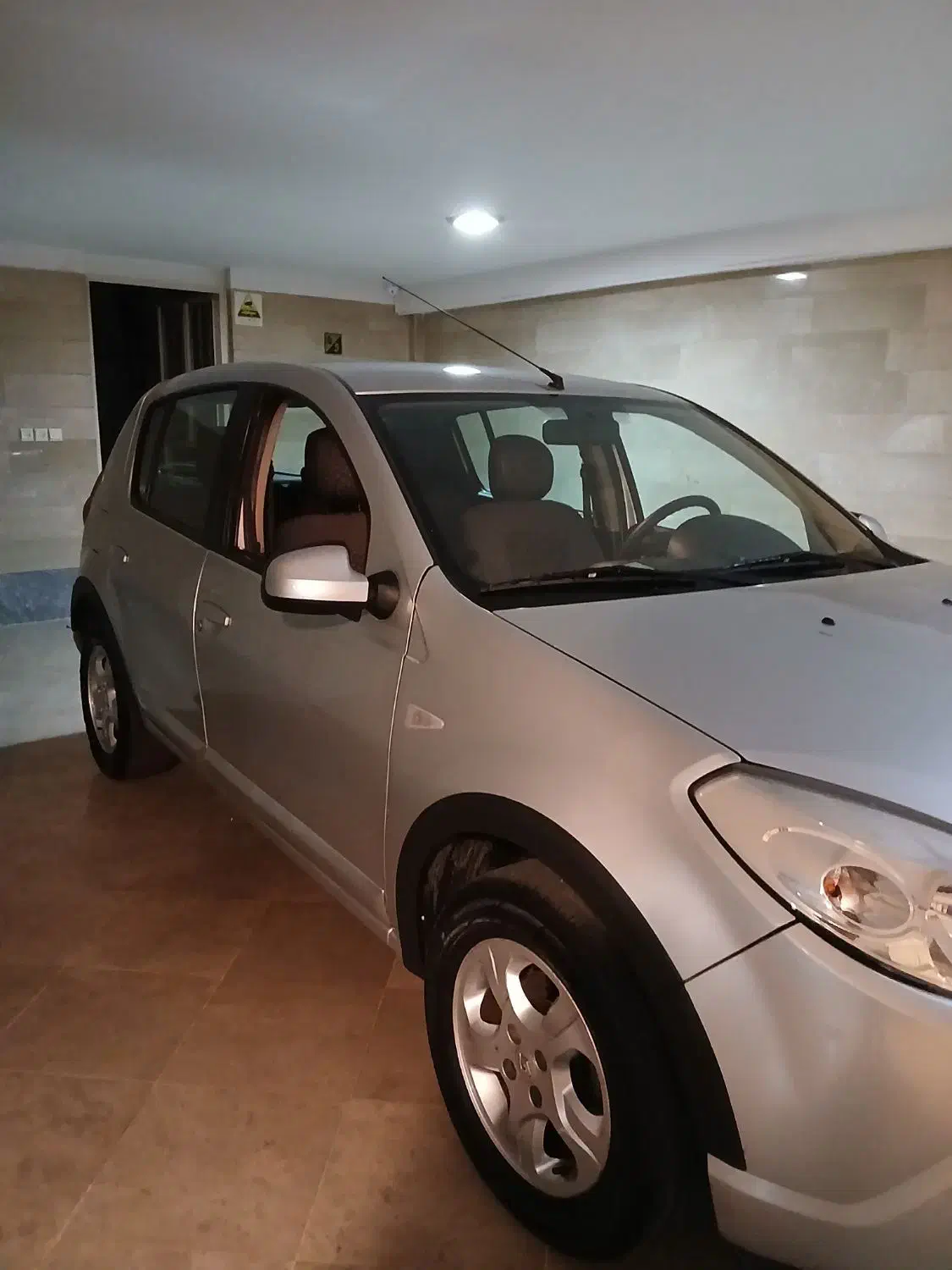 ساندرو ۱۳۹۵ اتوماتیک مشابه صفر|خودرو سواری و وانت|تهران, تهرانپارس غربی|دیوار