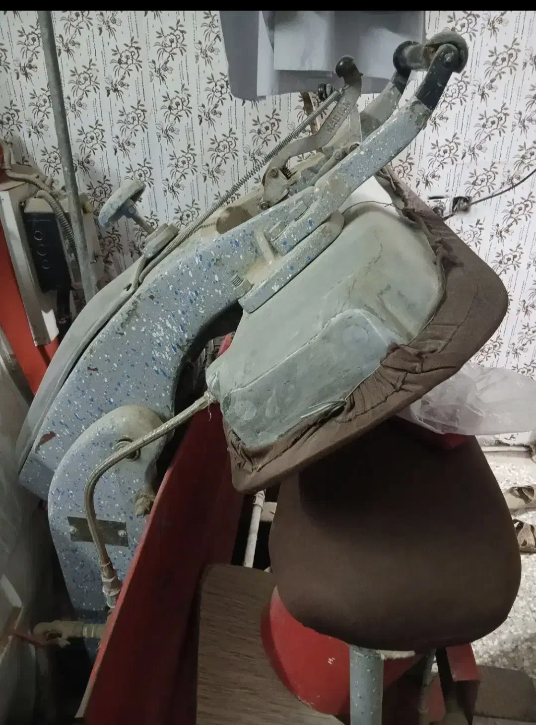 خشک شویی|فروشگاه و مغازه|زهک, |دیوار