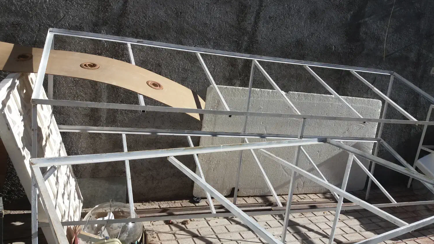 میز و طبق بزرگ میوه فلزی، به همراه خرک فلزی|مبلمان خانگی و میز عسلی|قوچان, |دیوار