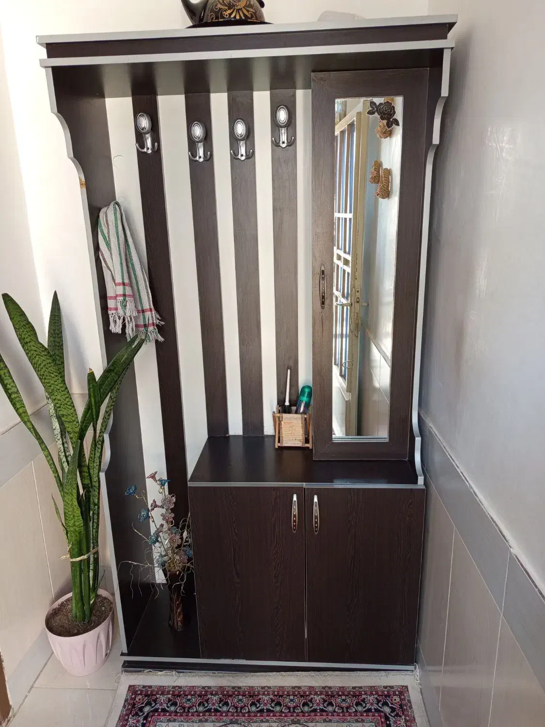 جاکفشی وآویز لباس|جاکفشی، کمد، دراور|قائن, |دیوار