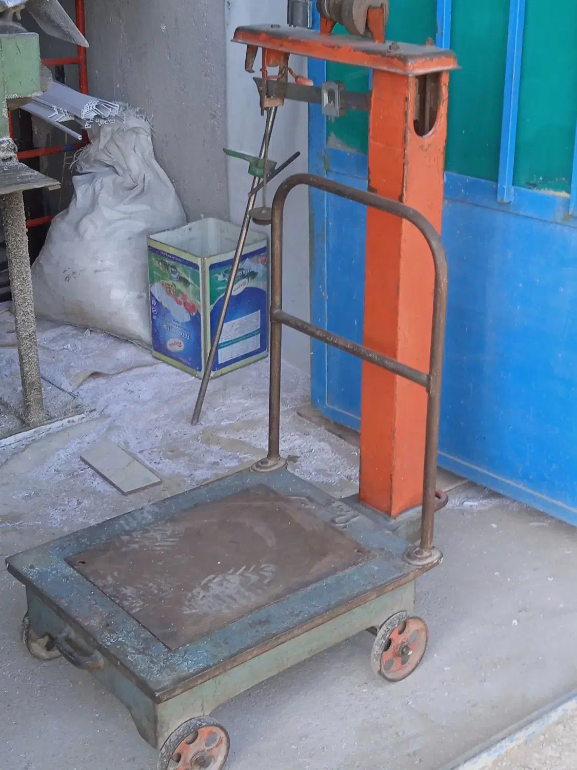 باسکول سنگی بینظیر قدیمی|کلکسیون اشیاء عتیقه|قائن, |دیوار