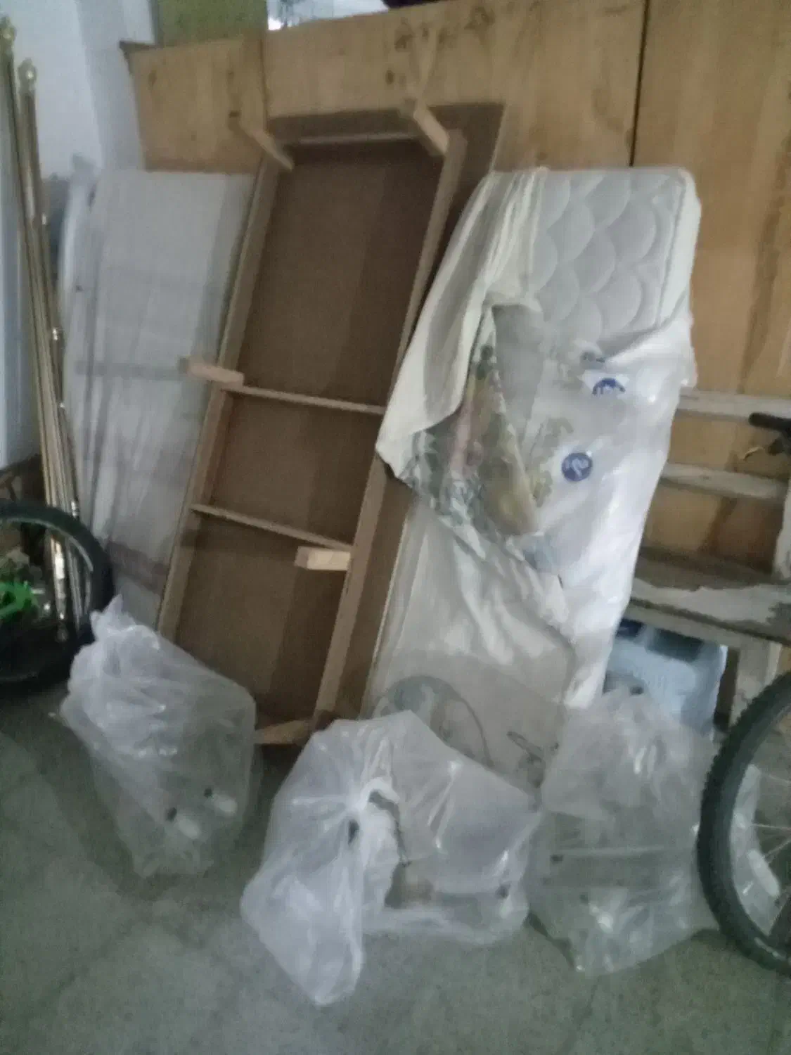 تشک ۲نفره زیرتختی و۳لوستر ۶شاخه|تشک تختخواب|اردبیل, |دیوار