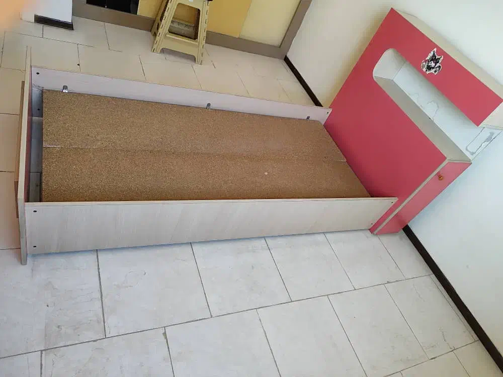 تخت|تخت و سرویس خواب|پردیس, فاز ۱۱|دیوار