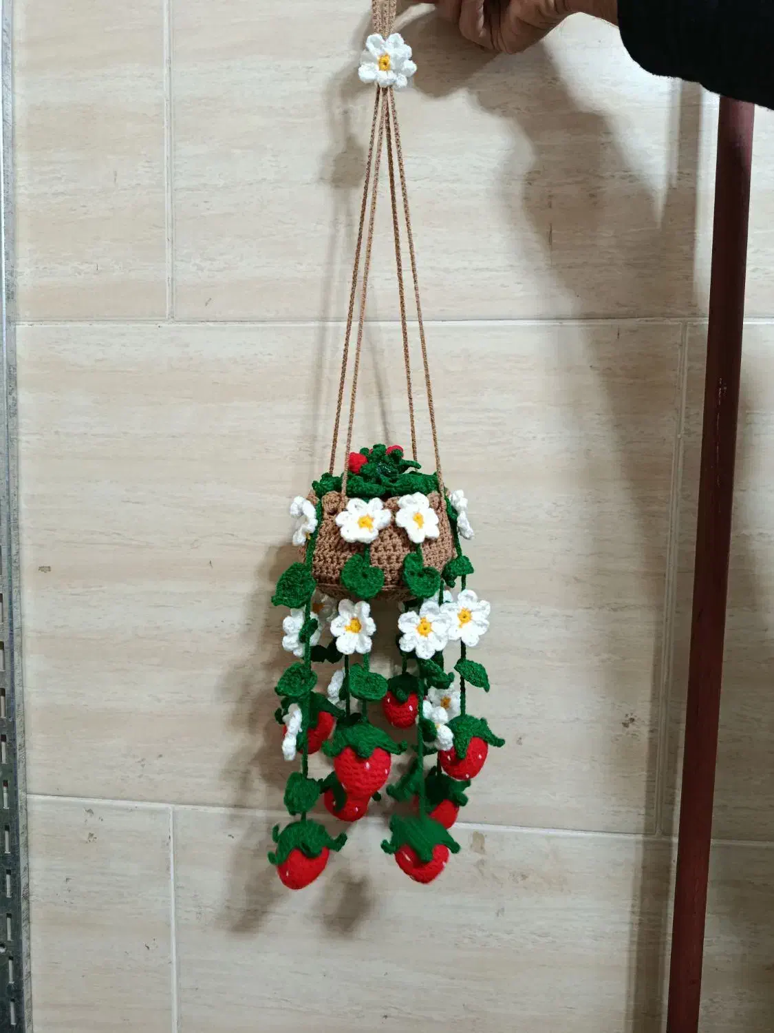 فروش ریسه توت فرنگی دستباف|گل مصنوعی|فومن, |دیوار