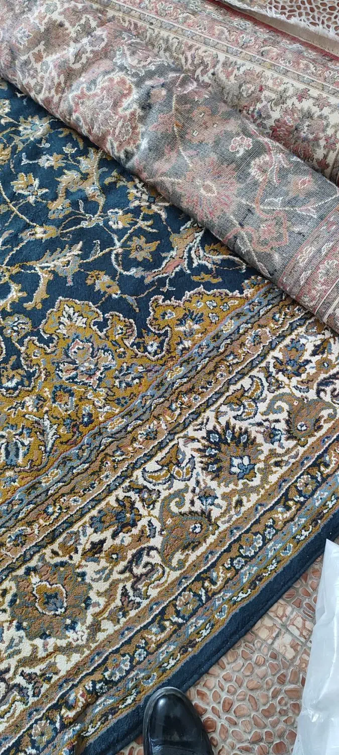 دو تخته فرش سالم|فرش|آستانه اشرفیه, |دیوار