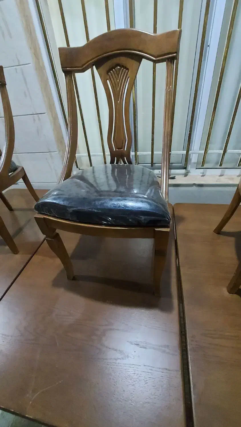 صندلی چوبی گیتاری|میز و صندلی غذاخوری|میانه, |دیوار