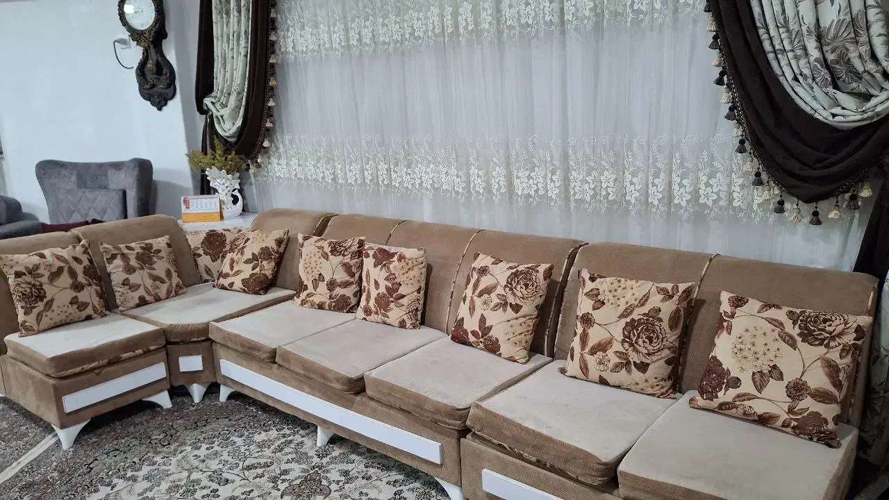 مبل راحتی سالم وتمیز|مبلمان خانگی و میز عسلی|لاهیجان, کوی آزادگان|دیوار