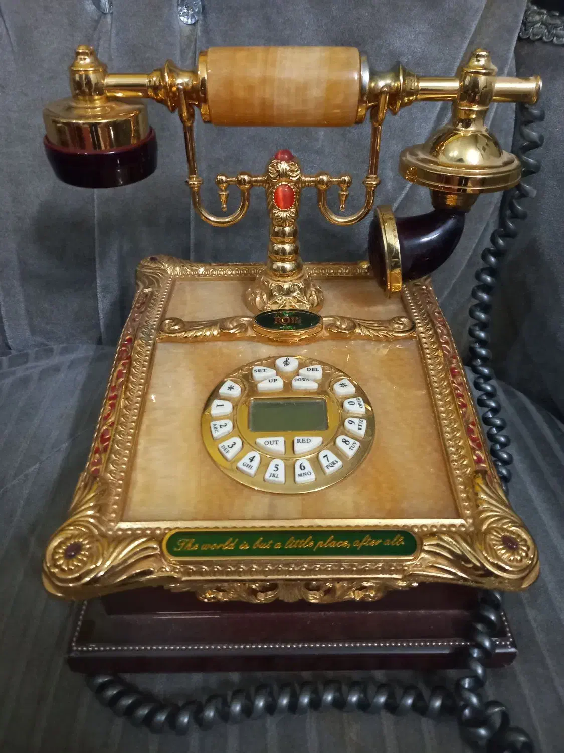 تلفن قدیمی نو موزیکال و صفحه نمایش هم داره|کلکسیون اشیاء عتیقه|اندیشه, اندیشه فاز ۳|دیوار