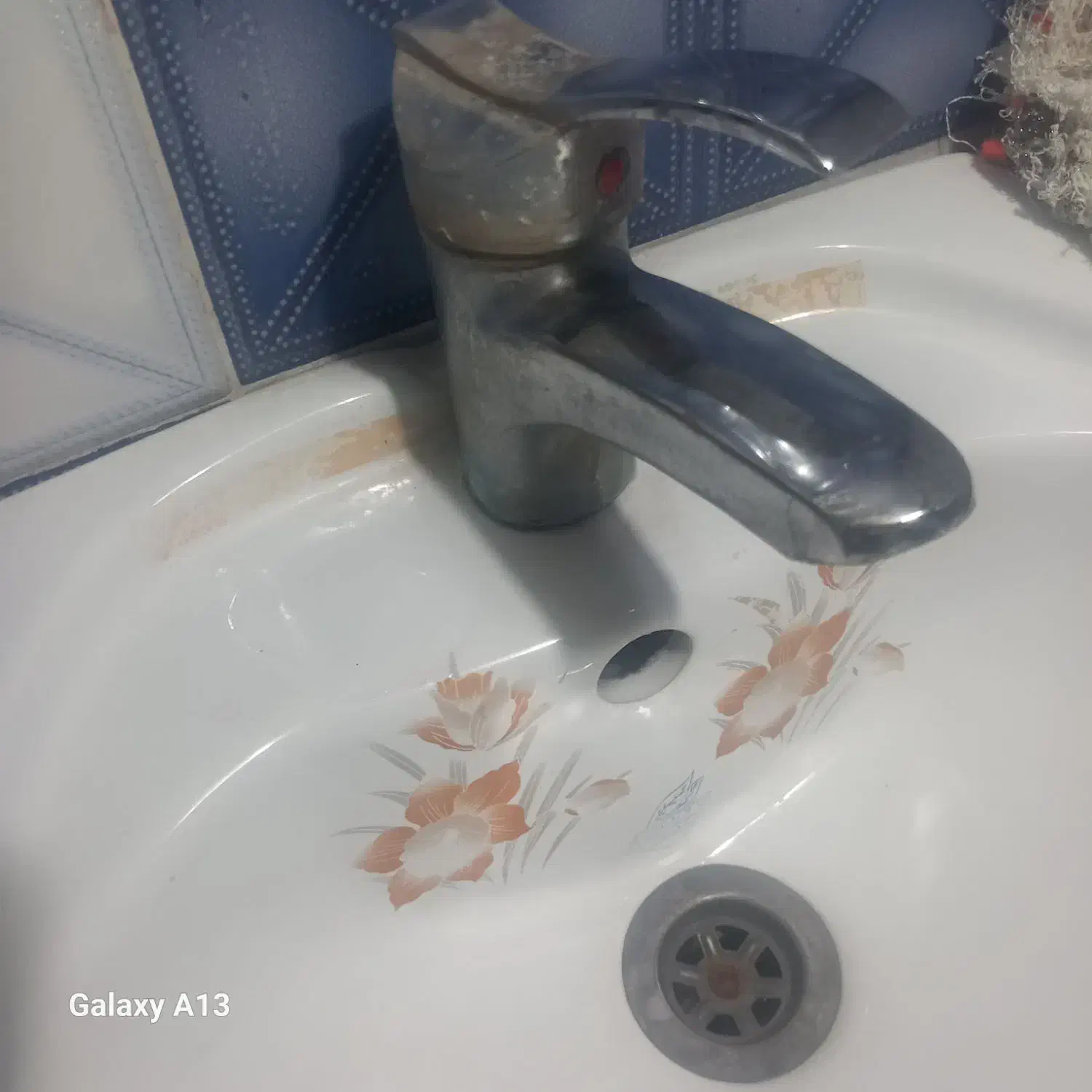 لوله کشی آب فاضلاب نصب روشویی دسشویی|خدمات پیشه و مهارت|گرگان, |دیوار