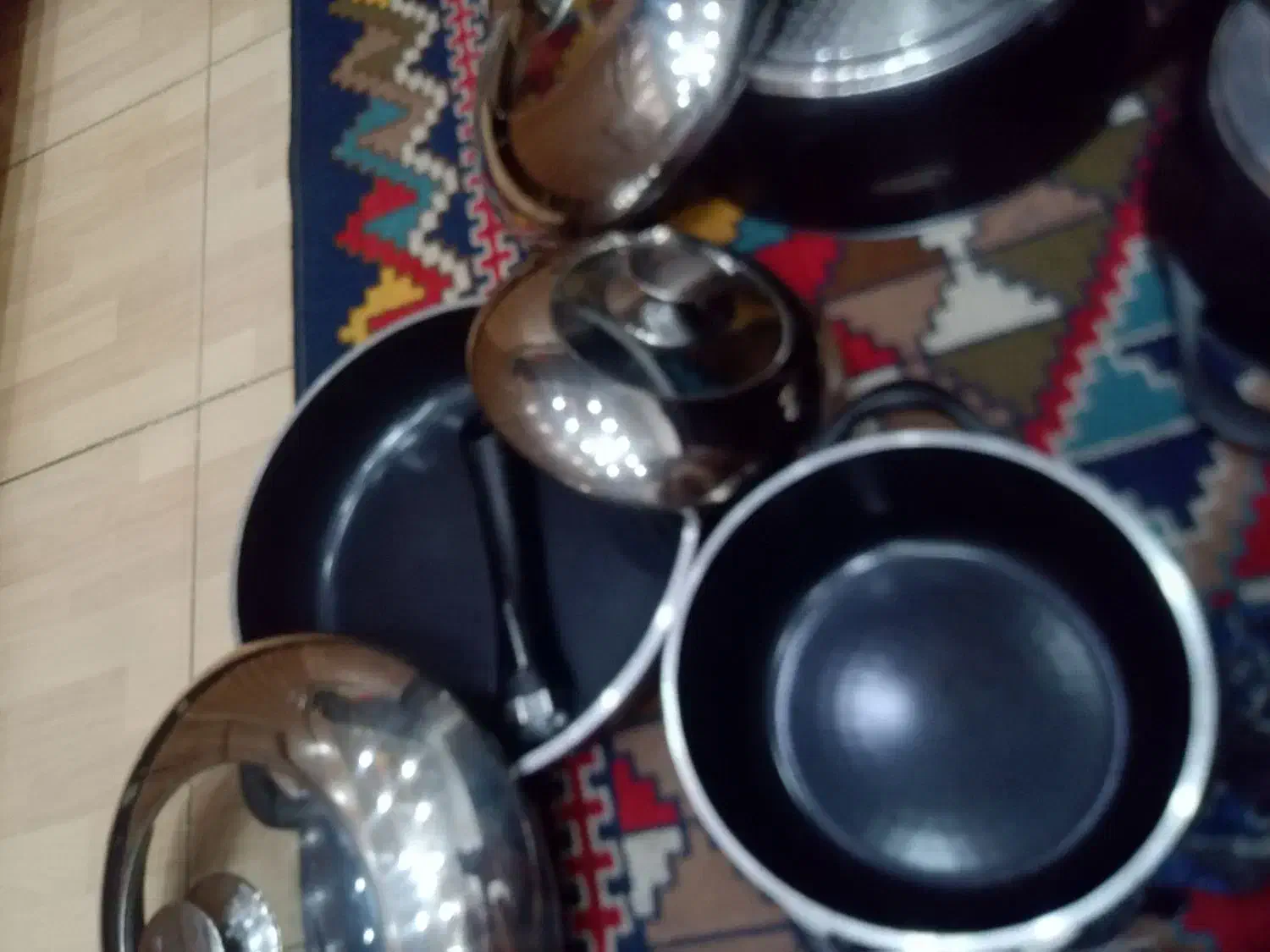 یک دست قابلمه استفاده نشده بدون جعب|ظروف پخت‌وپز|رشت, منظریه|دیوار