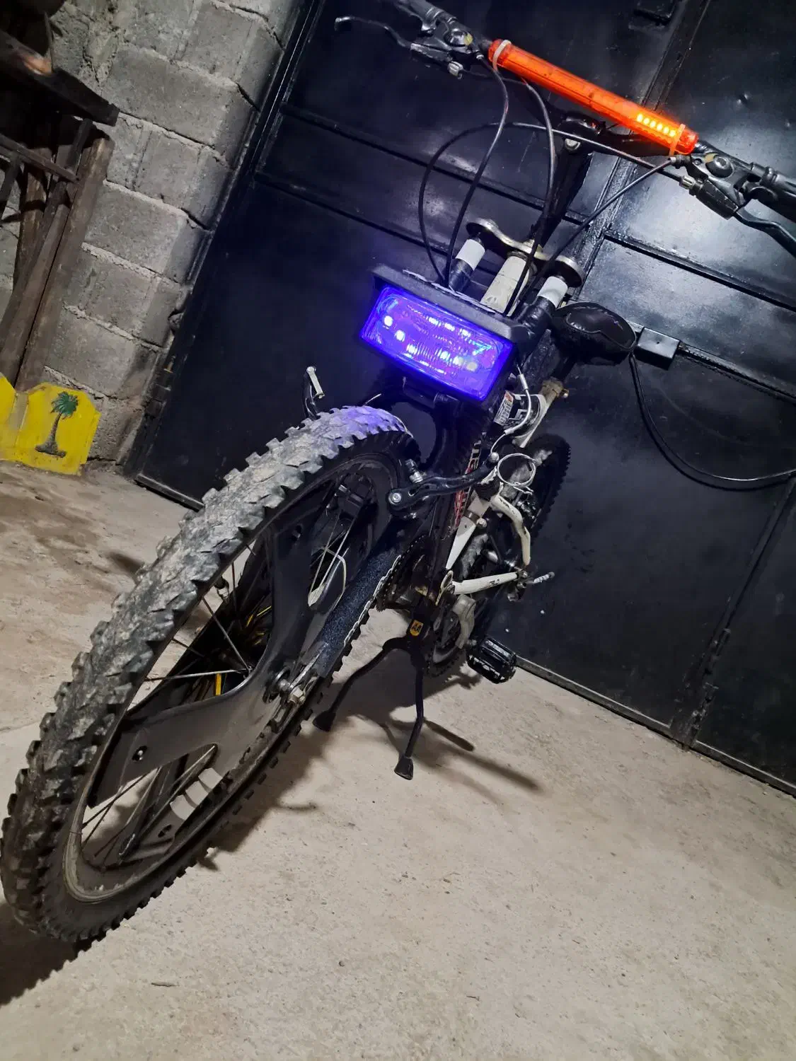 دوچرخه اسپرت|دوچرخه، اسکیت، اسکوتر|سنگر, |دیوار