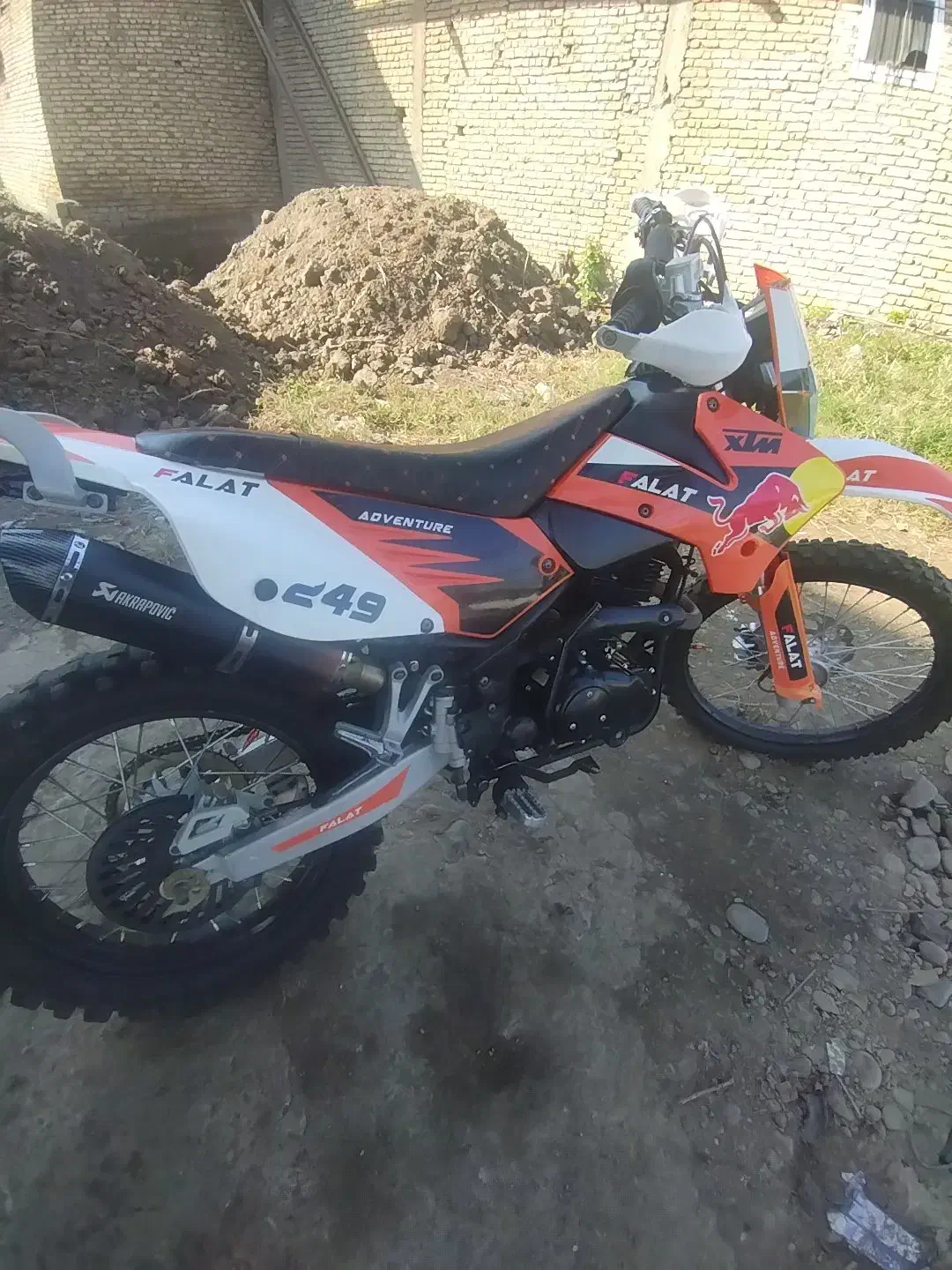 ترح کی تی ام عروسک|موتورسیکلت|اطاقور, |دیوار