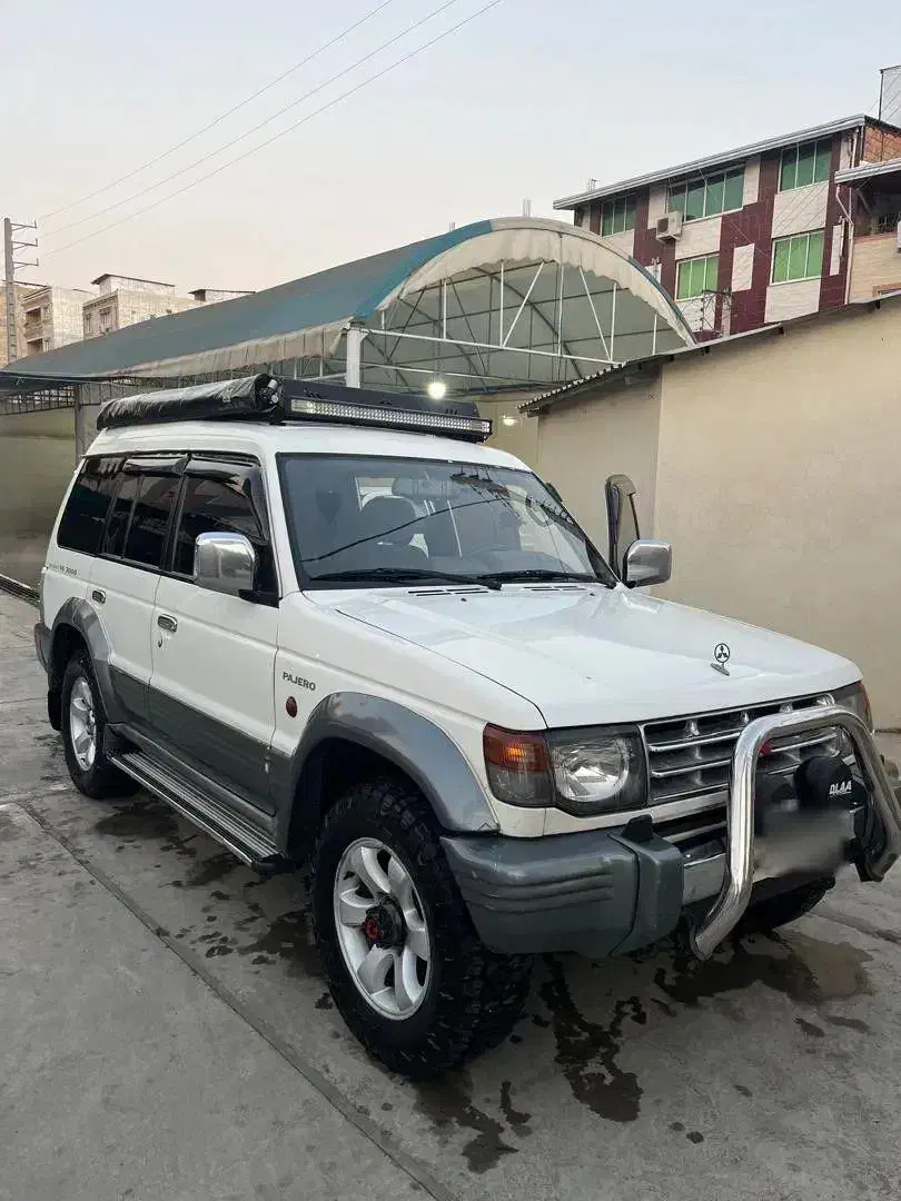 پاجرو چهار در چهارسیلندر ۲۴۰۰|خودرو سواری و وانت|ساری, |دیوار