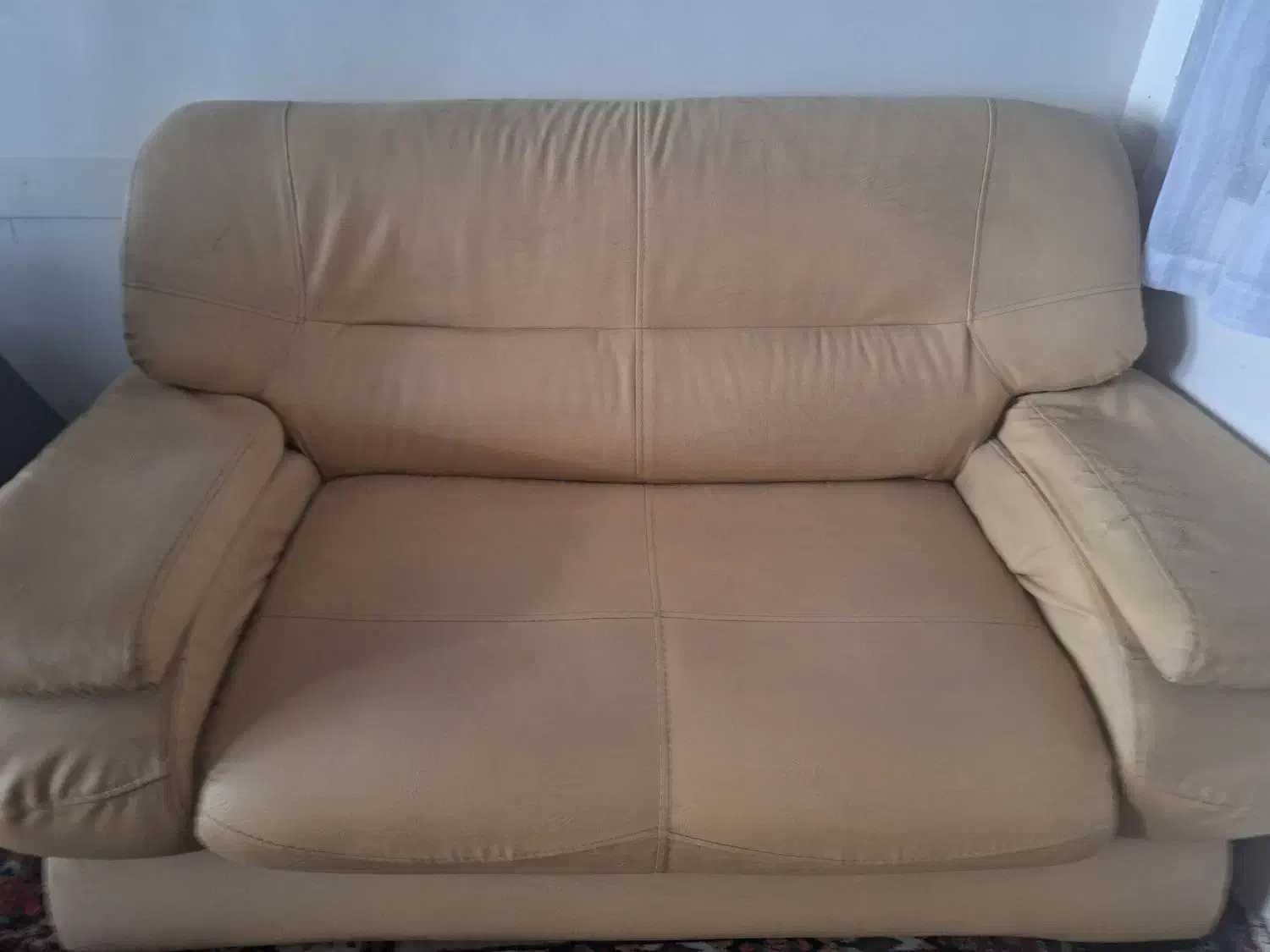 مبل چرمی کرم|مبلمان خانگی و میز عسلی|شهرکرد, |دیوار