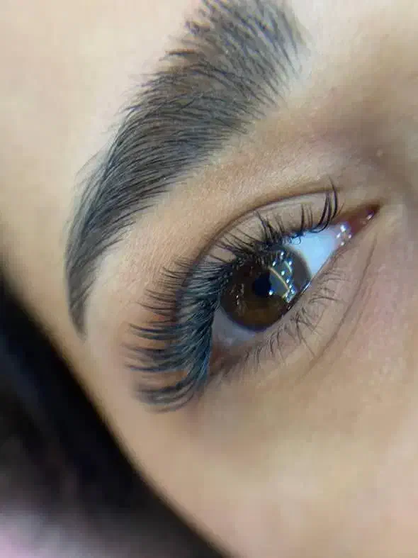 خدمات اکستنشن مژه و لیفت مژه|خدمات آرایشگری و زیبایی|زابل, |دیوار