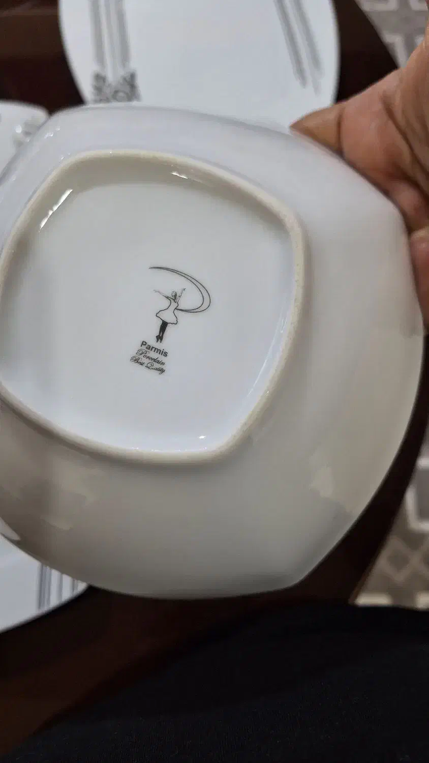 سرویس چینی ۱۸ نفره|ظروف سرو و پذیرایی|فرمهین, |دیوار