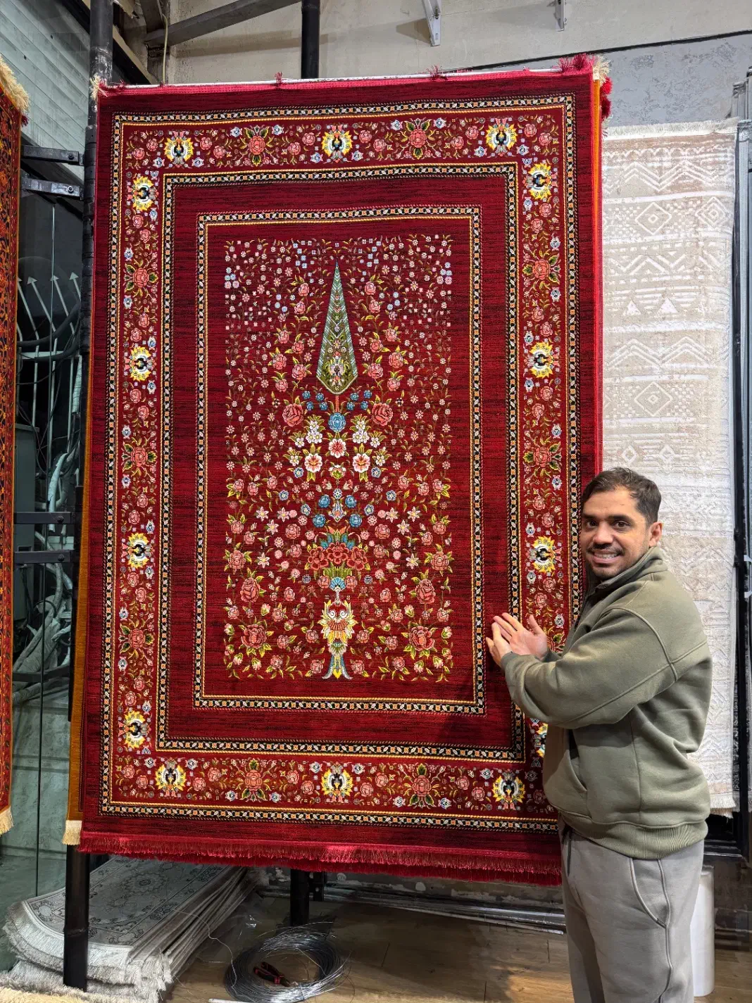 تنوع بالا فرش ۷۰۰ شانه فرش صفابخش|فرش|تهران, شمس‌آباد|دیوار