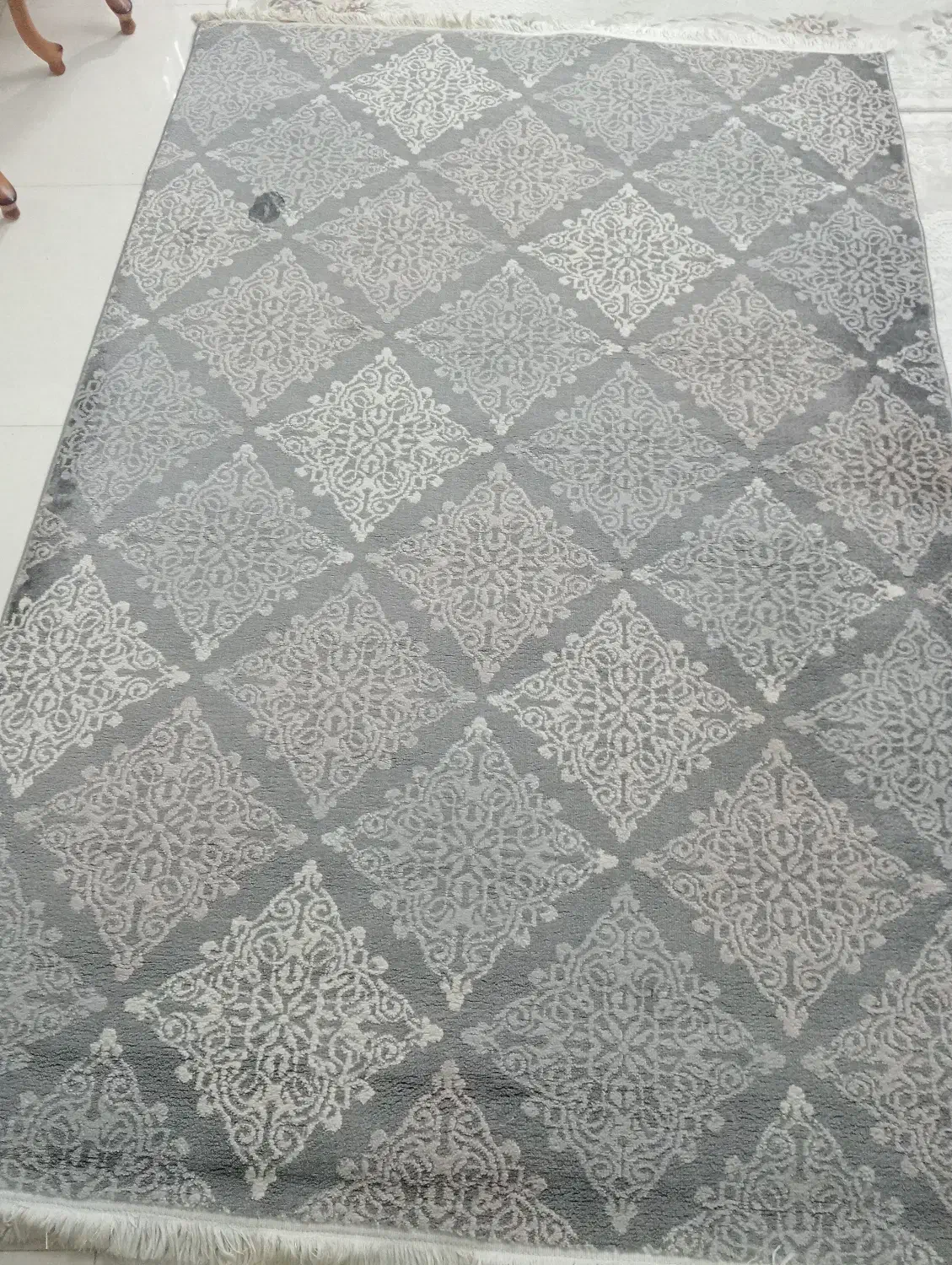 فرش فانتزی به اندازه ده سانت سوختگی دارد|فرش|مهاجران, |دیوار